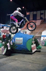 1988_i_indoor_milano_26-27-11hp
