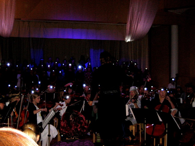 Elokuvamusiikin konsertin nimikkokappale Across The Stars Suolahtisalissa 13.11.2010