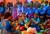 Maailman ympäri 80 -minuutissa konsertti Suolahtisalissa 24.3.2012. Kuoro ja käyrätorvensoittajat tulkitsevat aboriginaalien kehtolaulua Australiasta