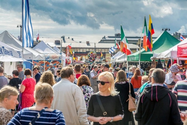 kansainvaliset_suurmarkkinat_2017_-_kuopion_kauppatorilla_-_kuva3__www.savonsanomat.fi__aake_roininen kansainvaliset_suurmarkkinat_2017_-_kuopion_kauppatorilla_-_kuva3__www.savonsanomat.fi__aake_roininen