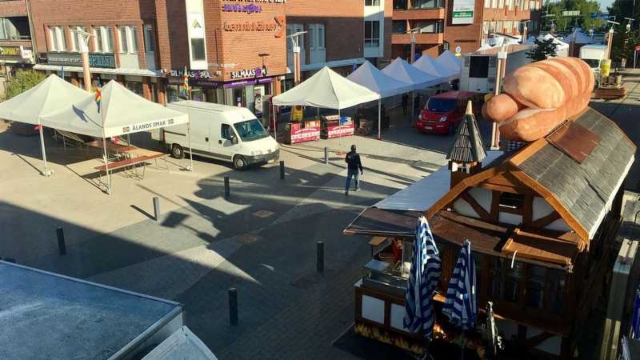 kansainvaliset_suurmarkkinat_2017_-_rovaniemi_-_alands_smak_-_pystyttaa_myyntipistettaan_rovaniemella