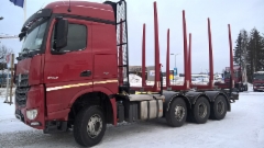 Suomen pohjoisin puutavara-auto on TerminatorMersu.
