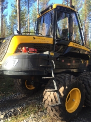 Ponsse Ergo nyt ActiveFrame vaimennusj&auml;rjestelm&auml;ll&auml; - kuvan kone Mets&auml;-Multia Oy:n - FinnMetko 2016