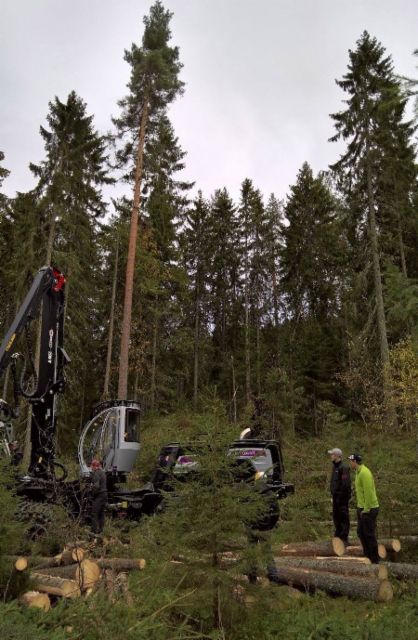 Maailman vahvin metsäkone Logset 12H GTE Hybrid ensiesittelyssä Norjassa - Vestfoldin työnäytös