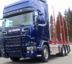 Scania puutavaravarustepaketti.