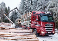 Uusi Sisu Polar Timber 8x4, Mauri Tuominen, Hausjärvi