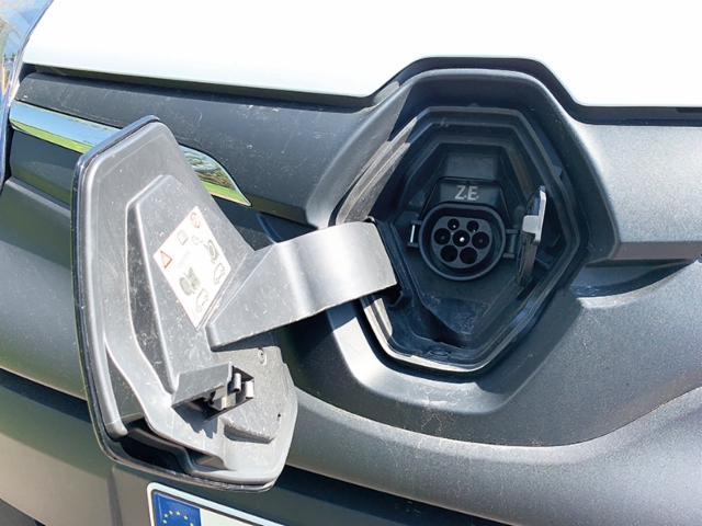 AMMATTILEHTI KOEAJAA: Renault Kangoo Z.E. Power Maxi - Sähköinen jakoraketti