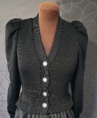 villatakki koko 30-50 musta ilman koristeita hinta 125 euroa