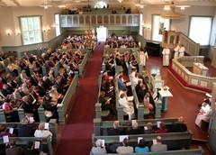 Kirkkoväkeä helluntaina 2010