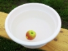 Toisena omenan poisto pesuvadista ilman käsiä