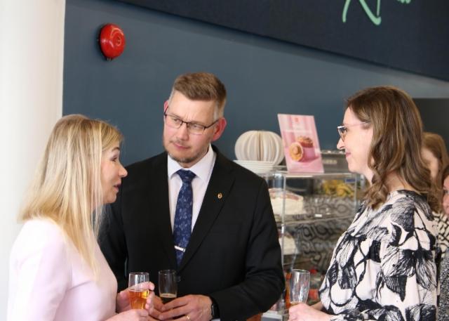 Kakkukahvit 25.4.2025 Kakkukahvit 25.4.2025
