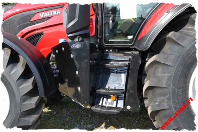 JAKE Armour, Valtra T154A MR19