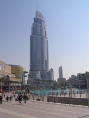 Dubai mall - tavaratalo vasemmalla