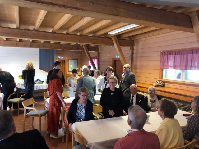 Sukuhaarojen esittäytyminen