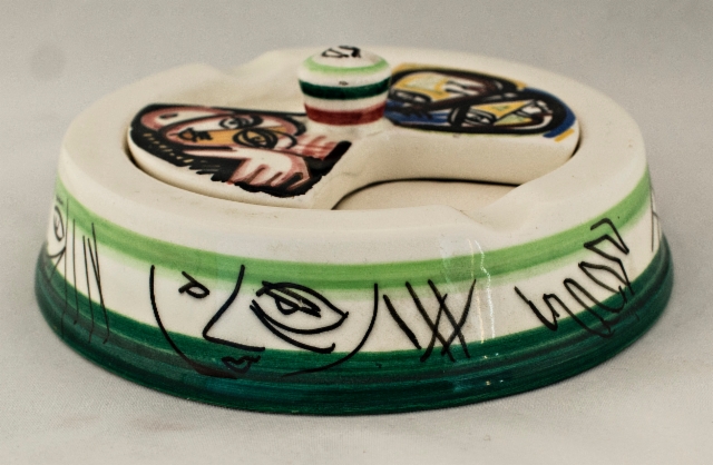 0077._unique_hand_painted_ashtray_with_style_picasso._marmaca.__foto__hannu_sinisalo_2019.