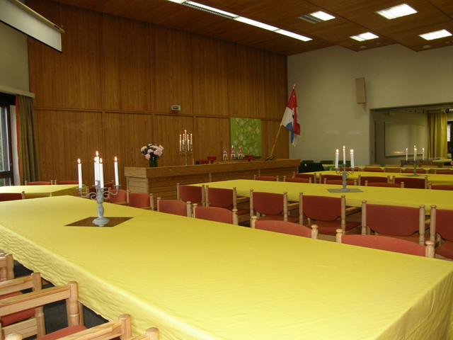 Heinolatalon sali keltaisin liinoin 11-2011
