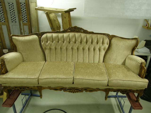 Rokokoo-tyylinen sohva