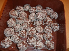 sam_3245_suklaakookospalloset