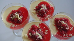Valkosuklaapannacotta