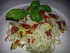 Avokadoparmankinkkupasta 