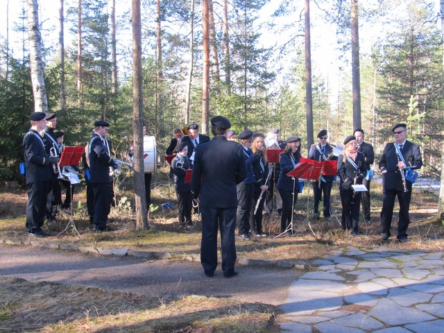 Surujen puisto 2