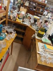 Asko 50-luku kulma kirjahylly, lasi ovilla. 380,-€