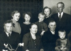 Fredrik (Reete) ja Matilda (Tilda) Jaakonahon perhekuva
