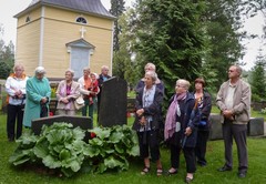Sukuhaudalla 2012