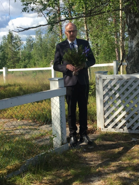 kukat muistomerkille