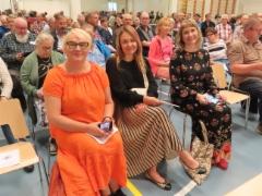 taija_tuominen_kati_koivukangas_karoliina_timonen_taustalla_hannu_pitkanen
