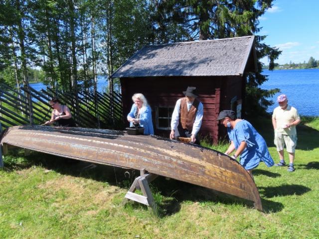 Herkon veneen tervaajia