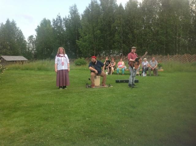 Soittajia Kallioniemessä