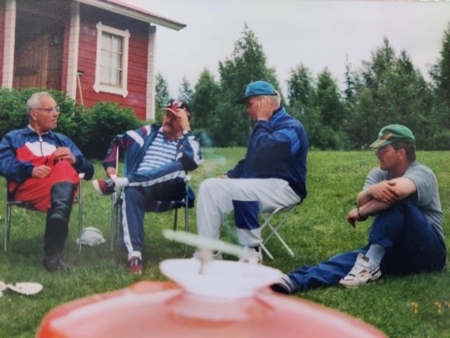 Kalle tarinoi