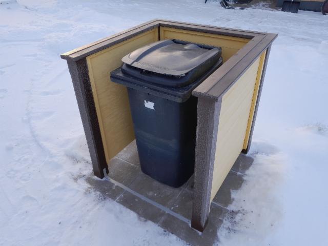 J&auml;teastiakehikko_3