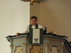 Pastori Erkkonen saarnaa