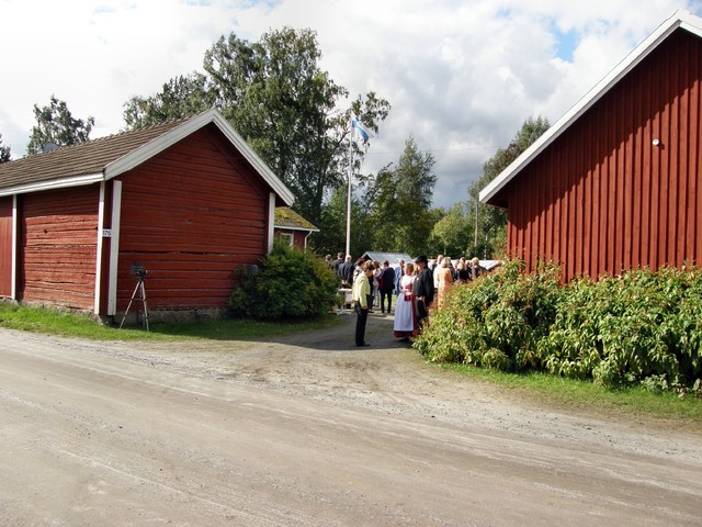 Tuttu portti Kankaan pihaan