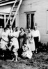 Feeli ja Aili ja osa perheestä joskus 1960-luvun alussa