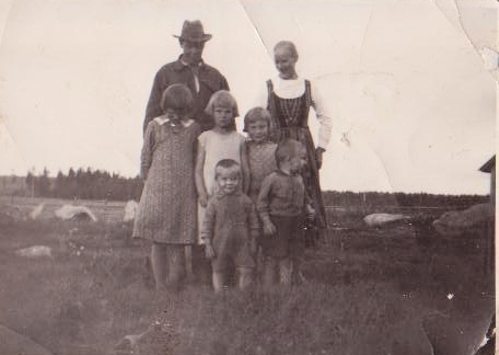 Kalle ja Elma perheineen 1930-luvun alussa