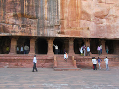 Kalliotemppeli.  Cave temple.  Badami 21.1.