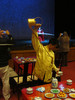 Teetä tarjoillaan Peking oopperassa.  Serving tea in Beijing Opera.   14.3.