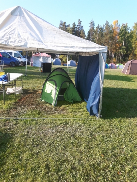 Majapaikka, teltta teltassa