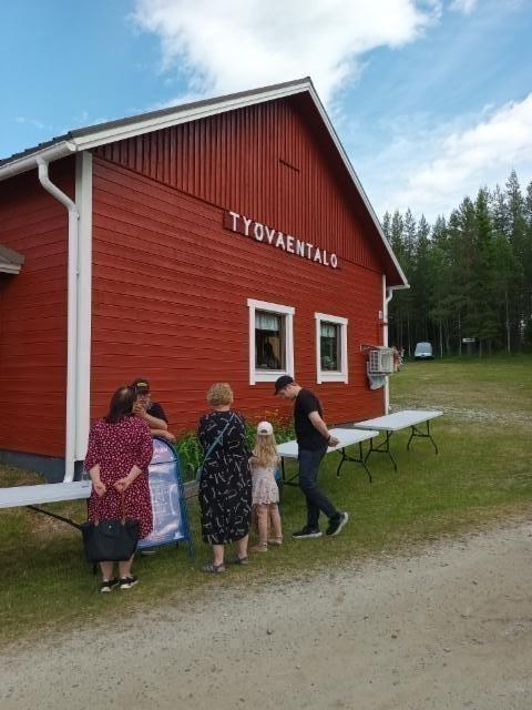 Festarit Kelontekemän työväentalolla