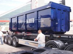 Power Truck Show 2013 torstai. osastopystytys