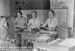 b4_pankin_toimistossa_kesalla_1930_copy