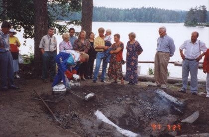 1997 Rosvopaistin valmistusta kesäjuhlassa Kuopiossa