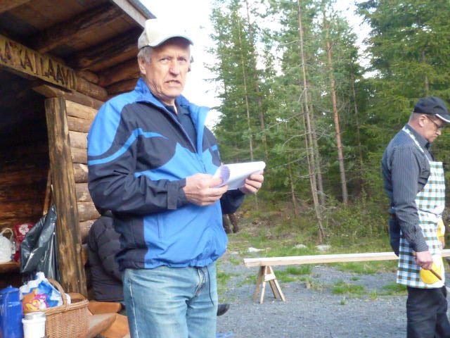 Pj. Pauli Kuusiranta esittelee kyläyhdistystä.