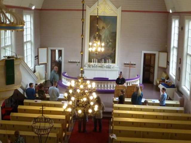 Lavian kirkossa harjoiteltiin piispanmessua. (Heta Tuomisto)