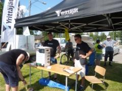 Lavian Yrittäjät hoitelivat markkinoiden järjestelyt ja myivät arpoja.