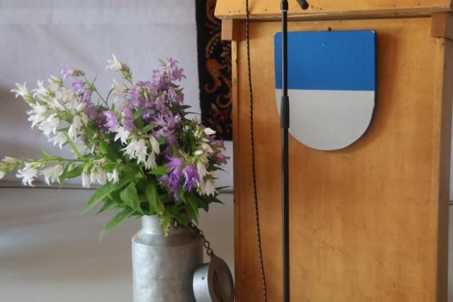 Lavia-Seuralla on Lavian vaakunan käyttöoikeudet.