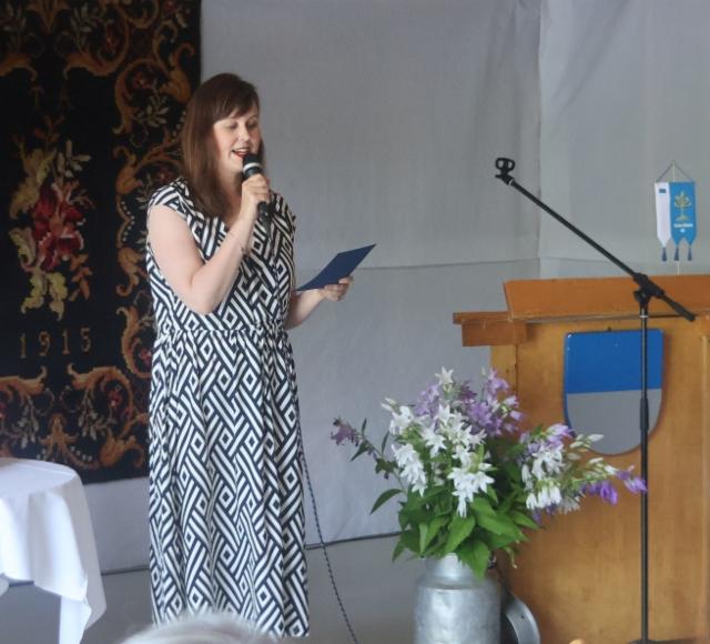 Juontaja Hanna Antila.